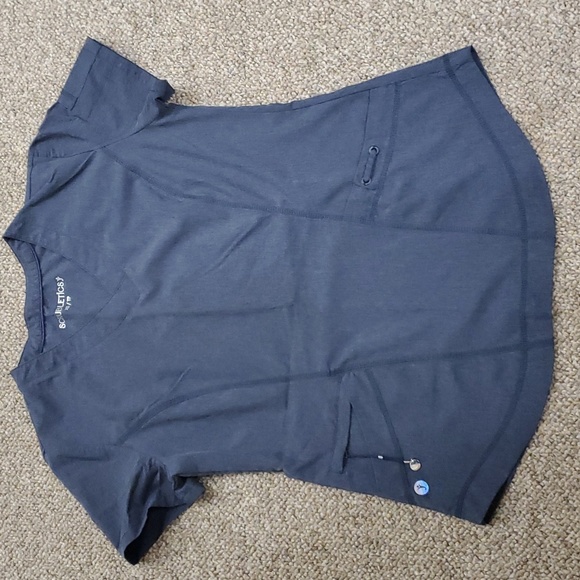 Scrubletics  Gray Scrub Top NWOT - Picture 1 of 7